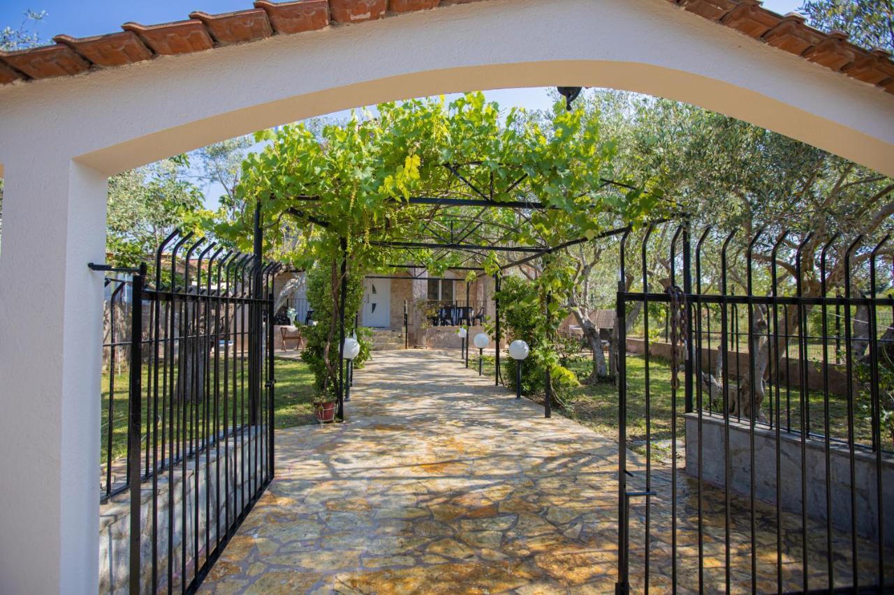 Villa Vergia Sozopoli Bagian luar foto